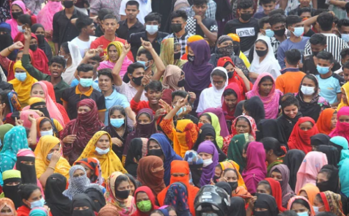 মিরপুরে আড়াই ঘণ্টা পর রাস্তা ছাড়লেন পোশাকশ্রমিকেরা
