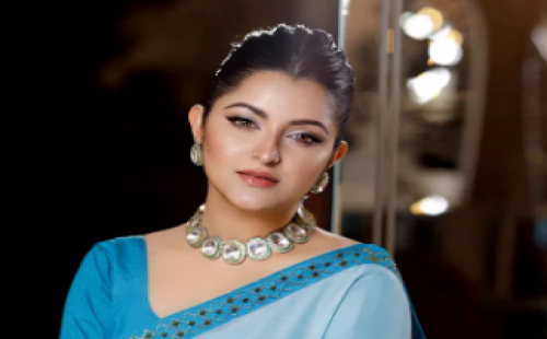 উনি সবকিছু এমন ষড়যন্ত্র বইলা চালায়ে যাইতে চান ক্যান, ফেসবুকে পরীমনি